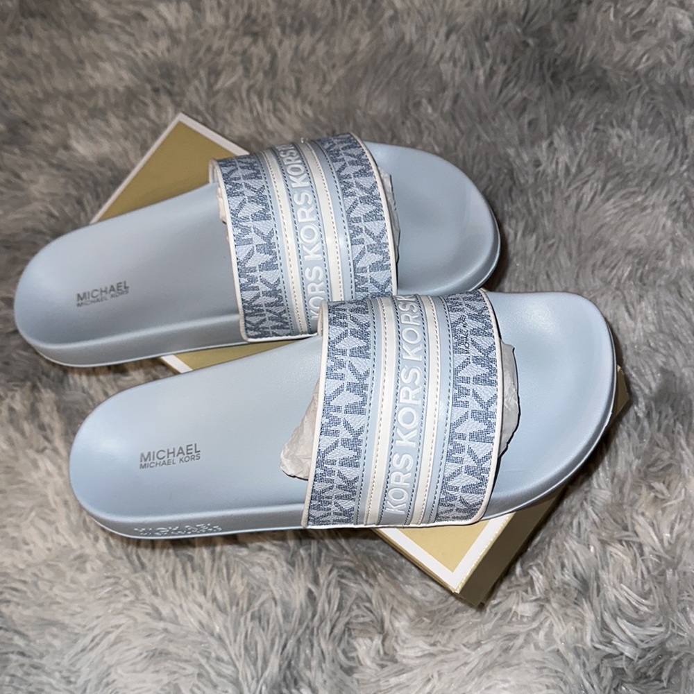 MK Gilmore slides. Never worn